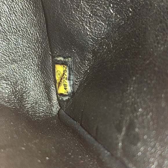 Chanel Black medium double flap - Picture 15 of 15